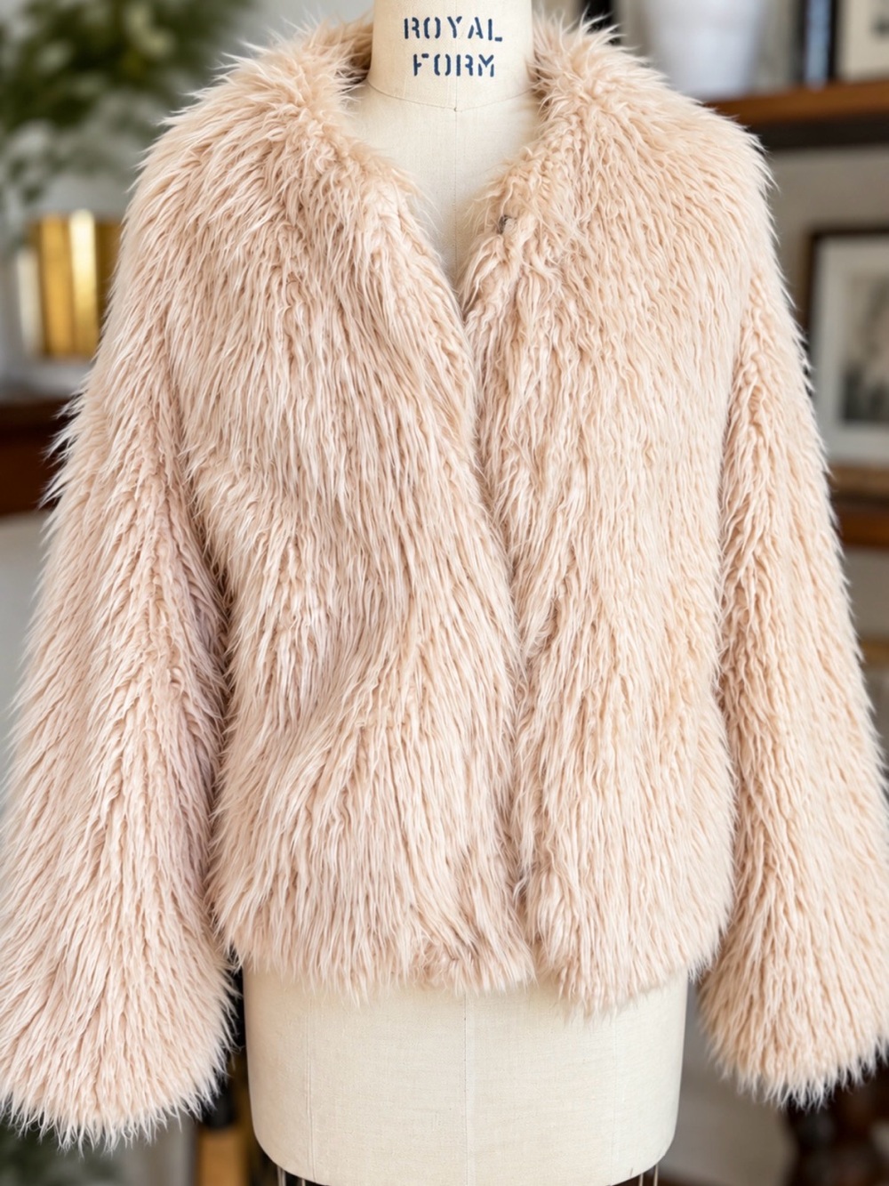 Express Shaggy Faux Fur Jacket Blush Cream Cozy Boho Glam Small Petite